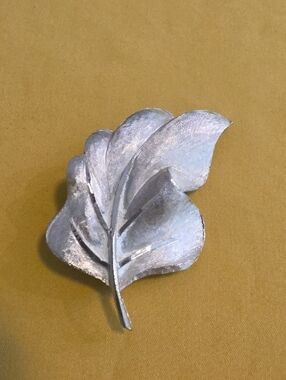 Vintage Silver-Tone Leaf Costume Jewelry Brooch - Made By B. Steinberg Kaslo Co.